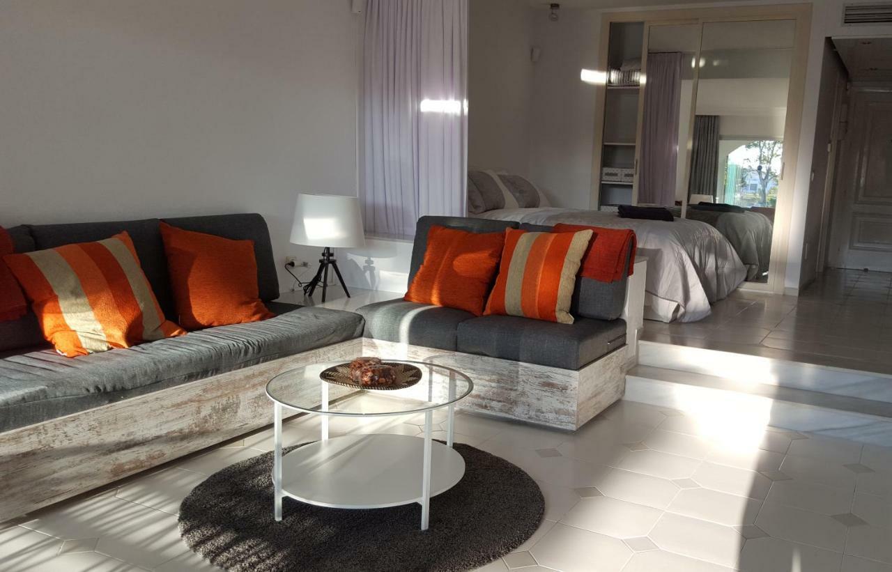Casa Robert Y Nergiz Appartement Sitio de Calahonda Buitenkant foto